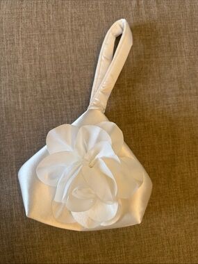 White Floral Wristlet Clutch